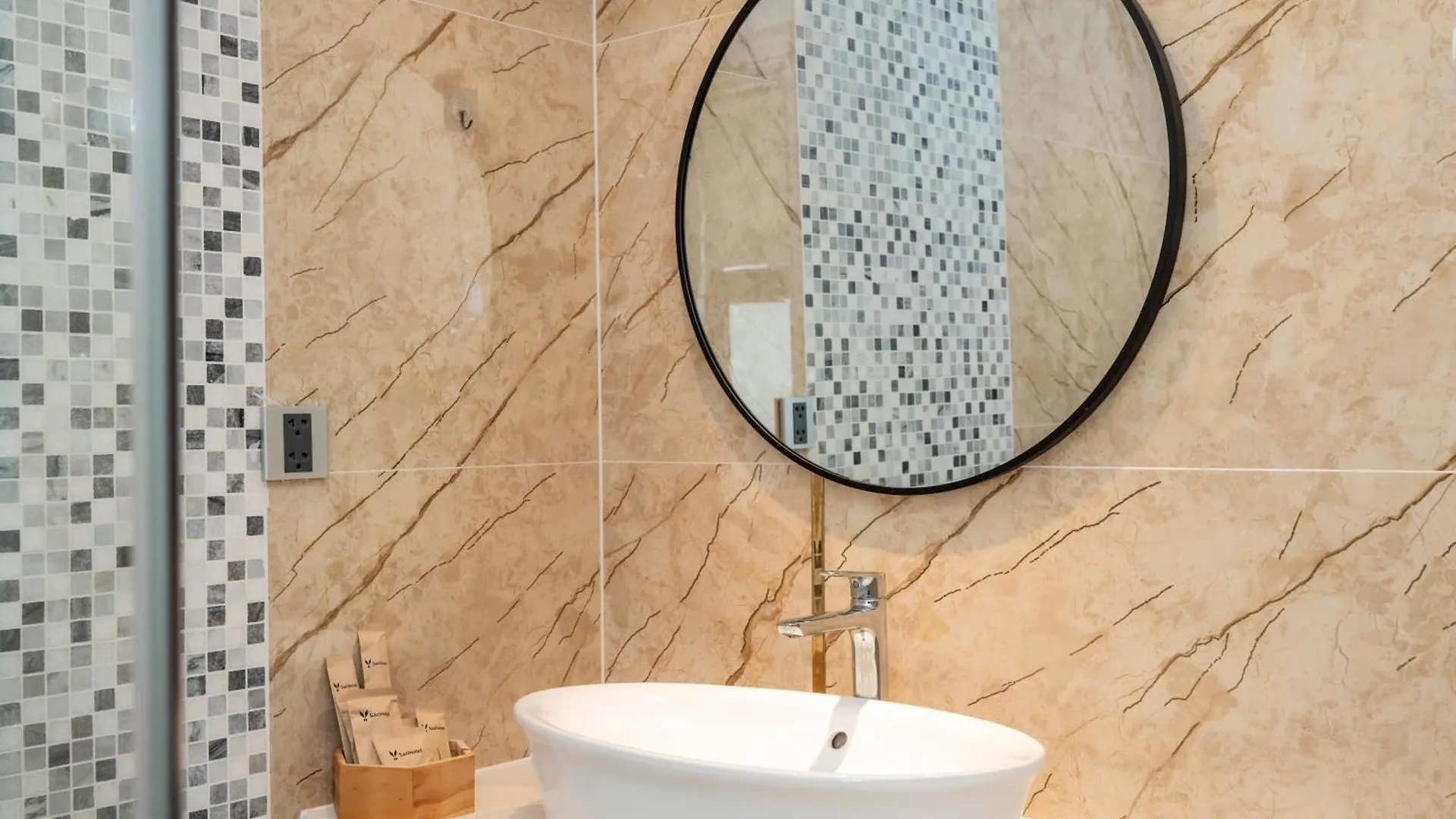 Sazi Hotel - Bui Thi Xuan Ho Chi Minh-stad 0*,